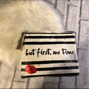 Makeup bag with cosmetics goody bag from CVS 🔥